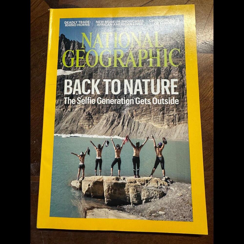 National Geographic October 2016 Back to Nature with "Selfies"